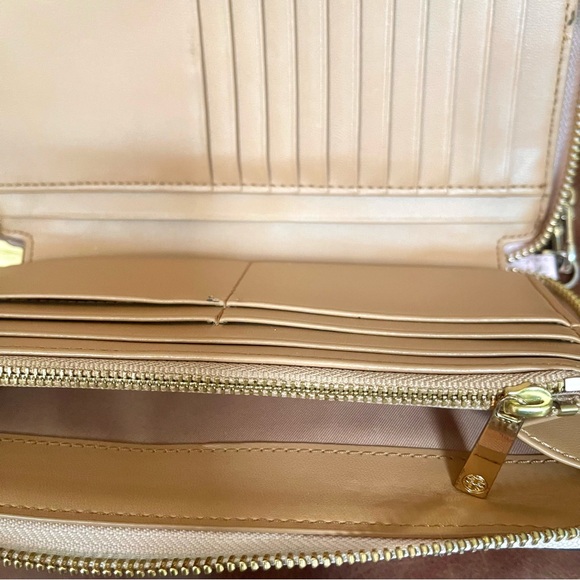 Tory Burch Continental Wallet In Pale Pink Color - Picture 5 of 16